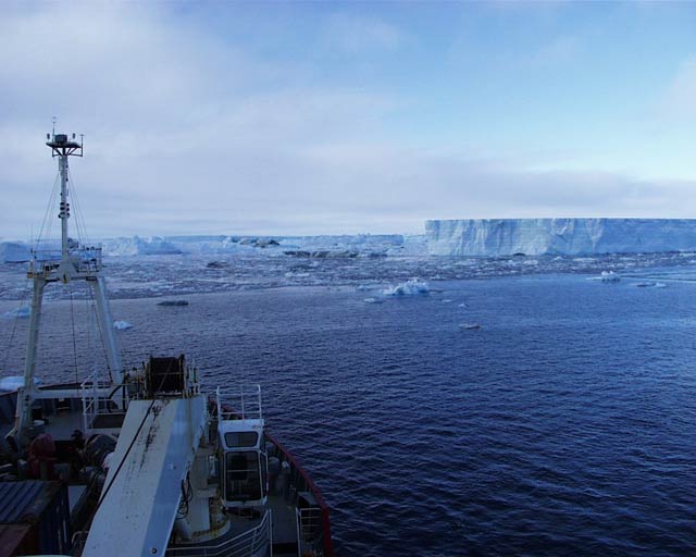 Ship-based photos near Larsen B, 8 March 2002