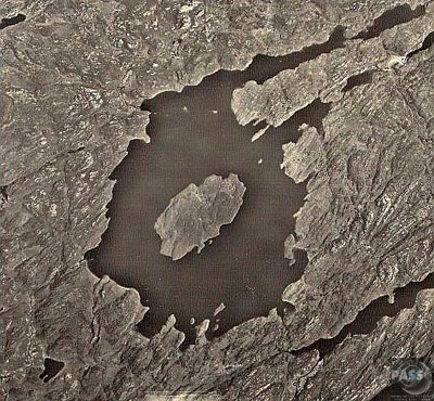 Gow_Crater_001.jpg