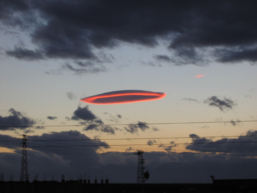 Lenticular_UFO_001.jpg